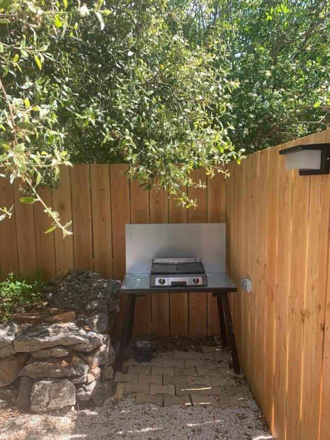 Joli Studio Independant 20M² Avec Jardin Сен-Максимен-ла-Сент-Бом Экстерьер фото
